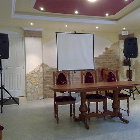 Central Apartman Gyula Εξωτερικό φωτογραφία