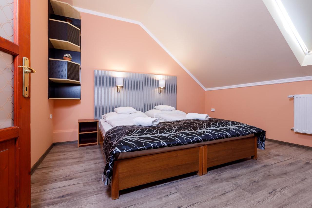 Central Apartman Gyula Εξωτερικό φωτογραφία