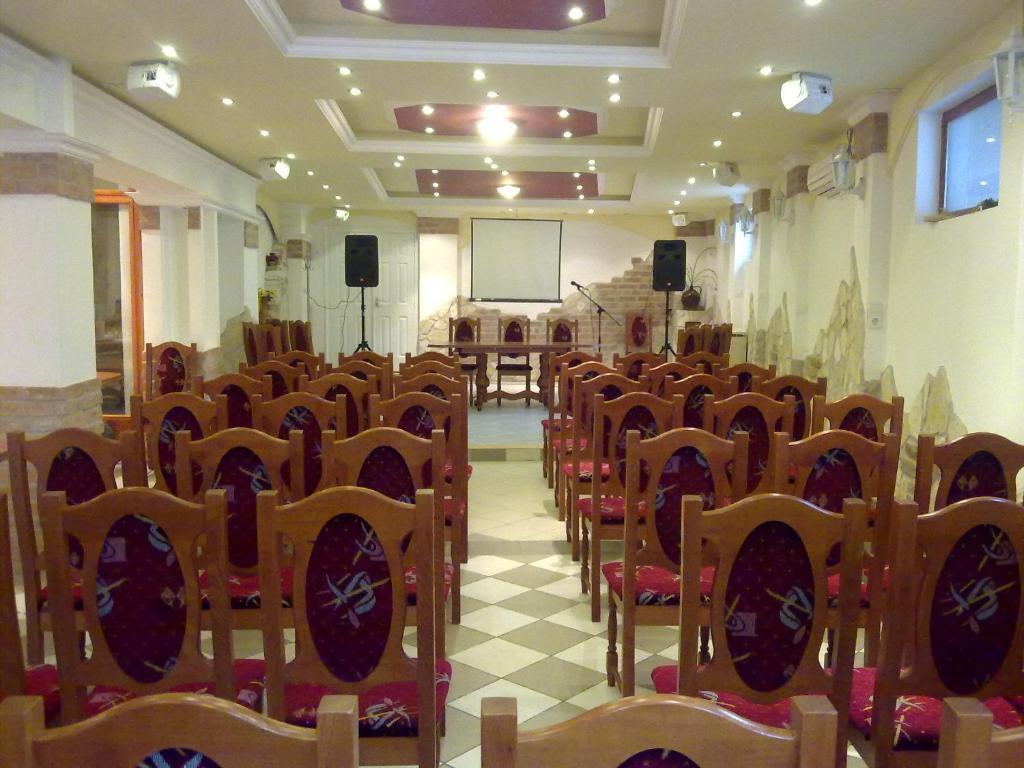 Central Apartman Gyula Εξωτερικό φωτογραφία