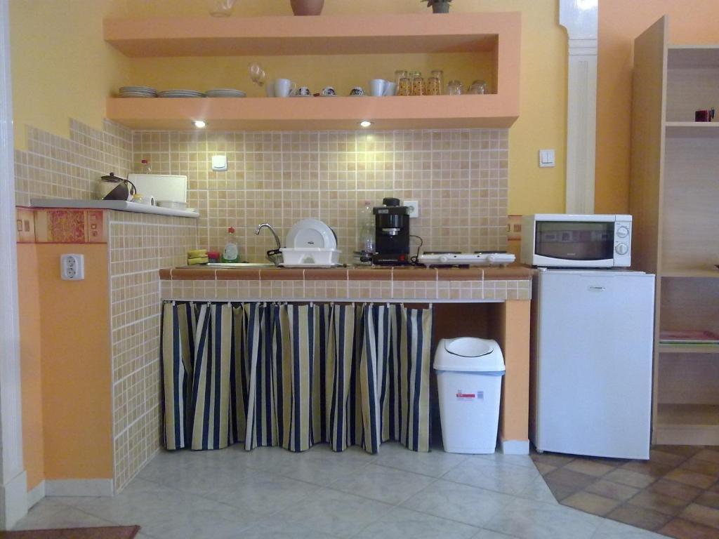 Central Apartman Gyula Δωμάτιο φωτογραφία