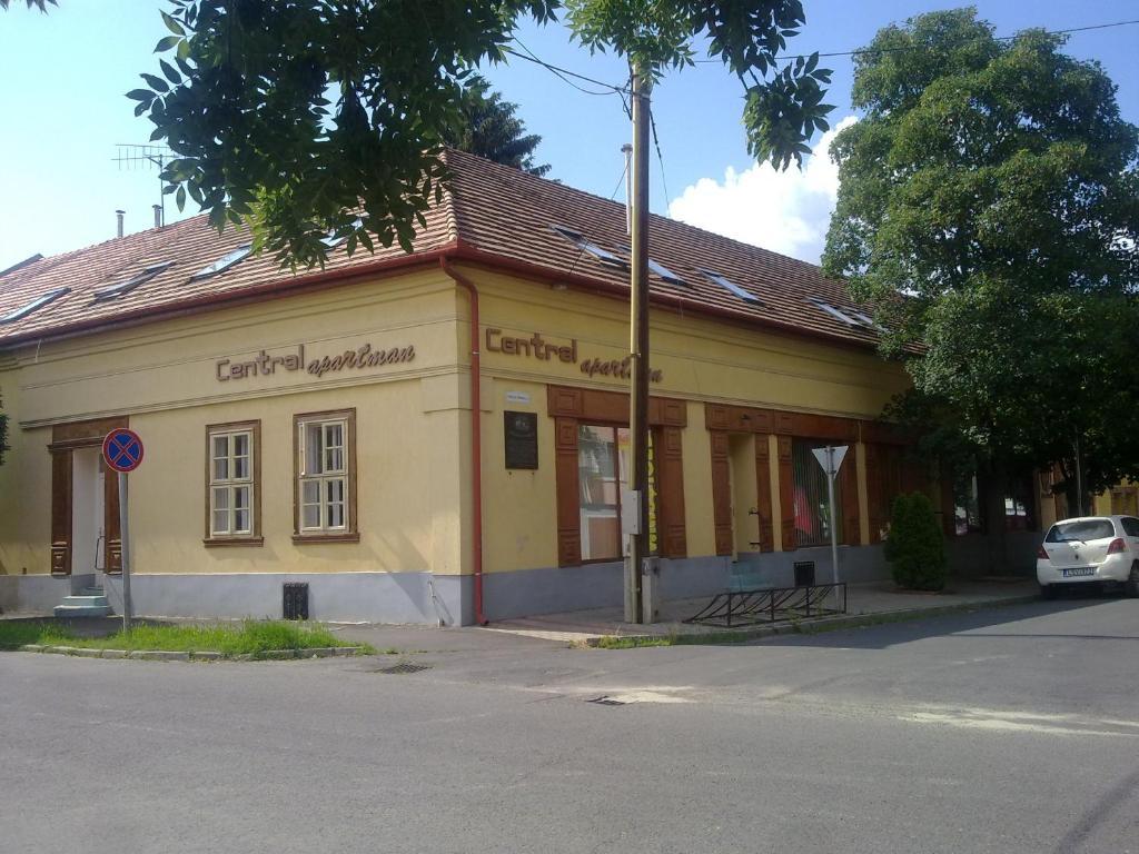 Central Apartman Gyula Δωμάτιο φωτογραφία